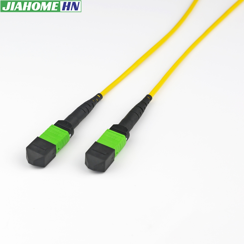 MPO-APC single-mode green connector